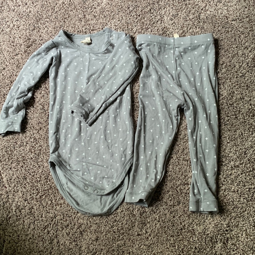 6-12 month Quincy Mae unisex matching set